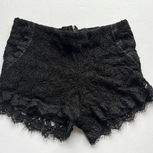 Aritzia Wilfred Black Lace Scalloped Hem shorts